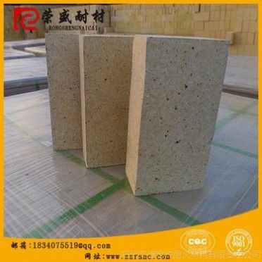 鄭州榮盛耐材：高鋁質耐火磚，耐火溫度高，使用范圍廣