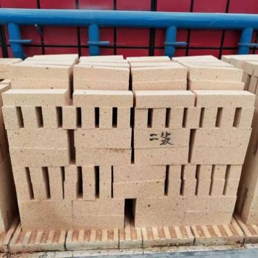 供應低蠕變粘土磚 耐火磚 高鋁粘土耐火磚 低蠕變粘土磚**從優 現貨供應 第六耐火材料廠供應 歡迎咨詢