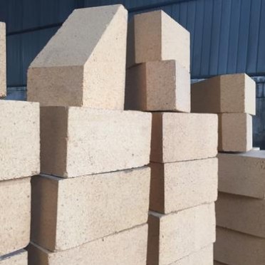 河南廠家生產供應磷酸鹽結合高鋁磚 冷卻劑內襯用磷酸鹽耐磨高鋁磚 高爐熱風爐用磷酸鹽耐磨磚 廠家 支持定制