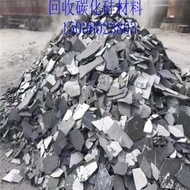 冶煉爐拆下廢舊碳化硅磚回收 長期回收熔化爐廢舊碳化硅磚 宏豐
