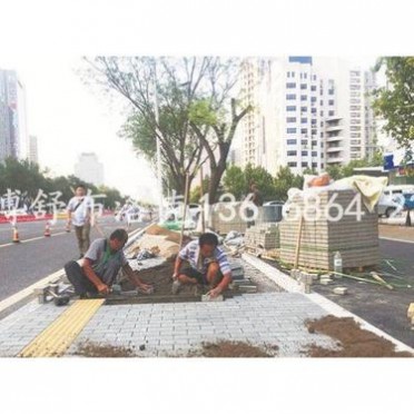 廣場透水磚,深灰色陶土磚 深灰色燒結磚  深灰色景觀磚  深灰色陶瓷磚  深灰色面包磚 深灰色鋪路磚