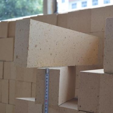 四季火耐材高鋁耐火磚廠家  高鋁磚 二級高鋁磚 高鋁質枚磚 多種磚型電話詳詢