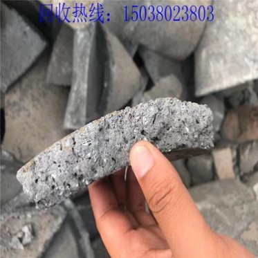 金屬硅窯爐廢舊碳化硅回收 長期回收金屬硅廠廢舊碳化硅磚 宏豐